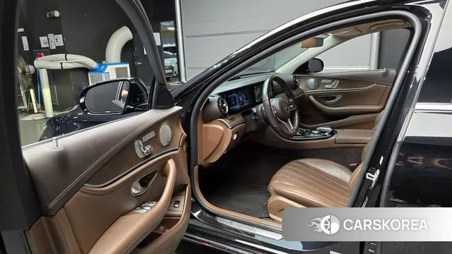 Mercedes-Benz E-Class W213 2018 Белый из Кореи, фото 2