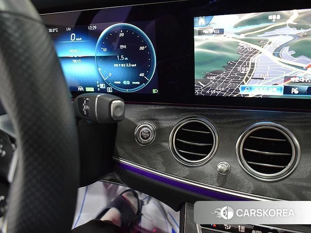 Mercedes-Benz E-Class W213 2021 Белый из Кореи, фото 2