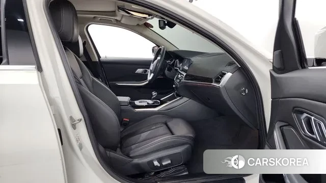 BMW 3 Series (G20) 2022 Белый из Кореи, фото 2