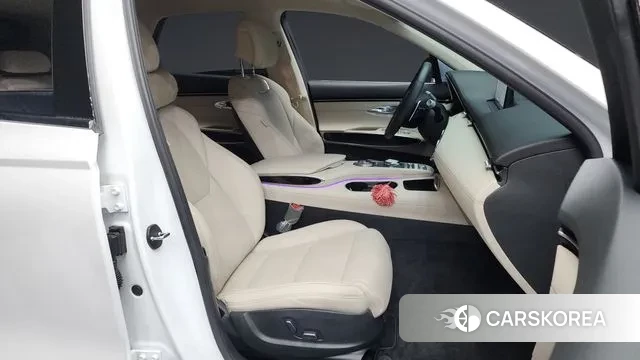 Genesis GV70 2023 Белый из Кореи, фото 2