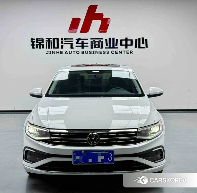 Volkswagen Bora 2022 Белый из Китая, фото 2