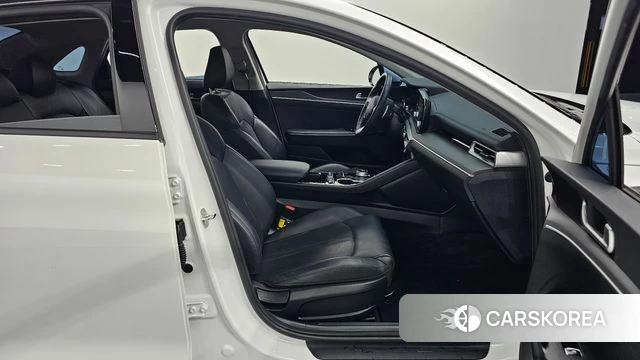 Kia K5 3rd generation 2023 Белый из Кореи, фото 2