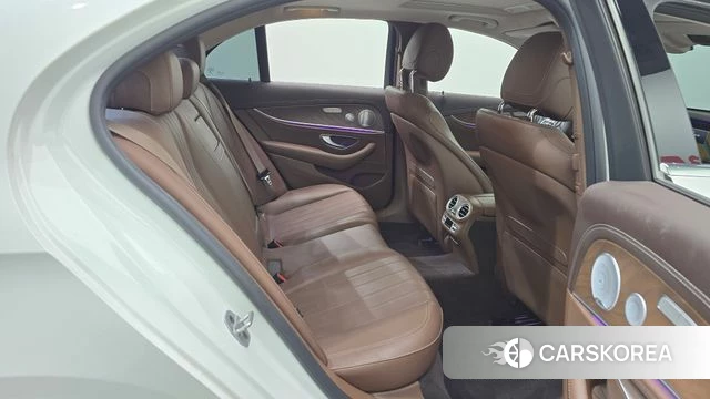 Mercedes-Benz E-Class W213 2020 Белый из Кореи, фото 2