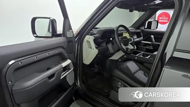 Land Rover Defender (L663) 2024 Серый из Кореи, фото 2