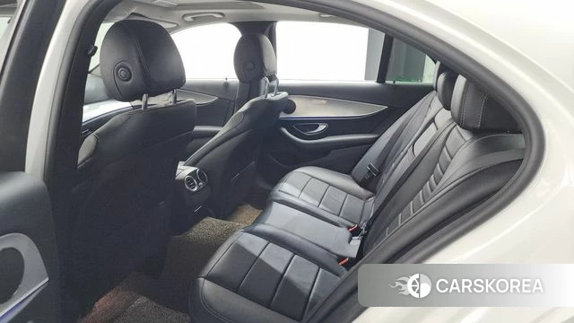 Mercedes-Benz E-Class W213 2019 Белый из Кореи, фото 2