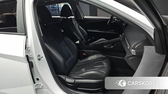 Hyundai Avante (CN7) 2022 Белый из Кореи, фото 2