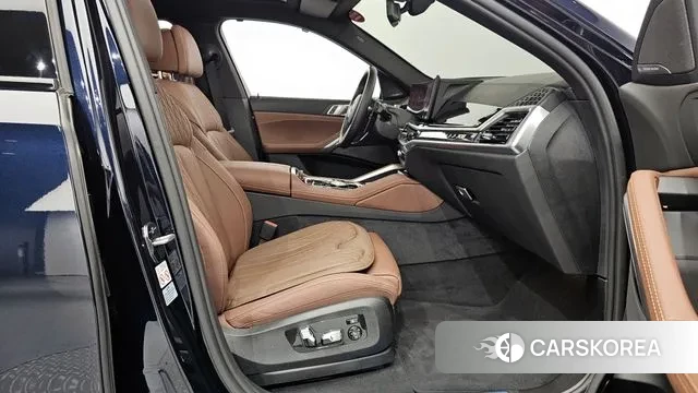 BMW X6 (G06) 2023 Черный из Кореи, фото 2