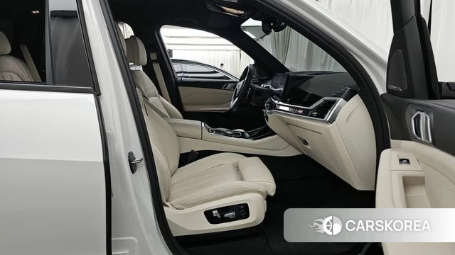 BMW X5 (G05) 2024 Белый из Кореи, фото 2