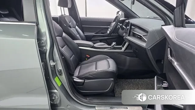 Ssangyong Torres 2023 Темно-зеленый из Кореи, фото 2