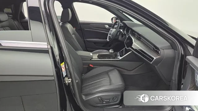 Audi A6 (C8) 2023 Черный из Кореи, фото 2