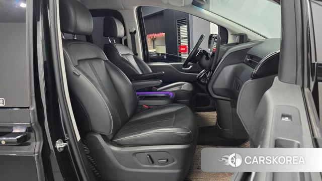 Hyundai Staria 2022 Черный из Кореи, фото 2