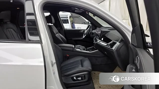 BMW X5 (G05) 2023 Белый из Кореи, фото 2