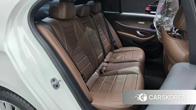Mercedes-Benz E-Class W213 2022 Белый из Кореи, фото 2