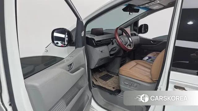 Hyundai Staria 2021 Белый из Кореи, фото 2