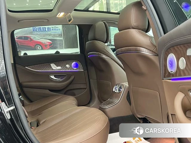Mercedes-Benz E-class 2022 Черный из Китая, фото 2