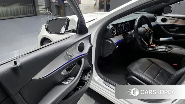 Mercedes-Benz E-Class W213 2021 Белый из Кореи, фото 2