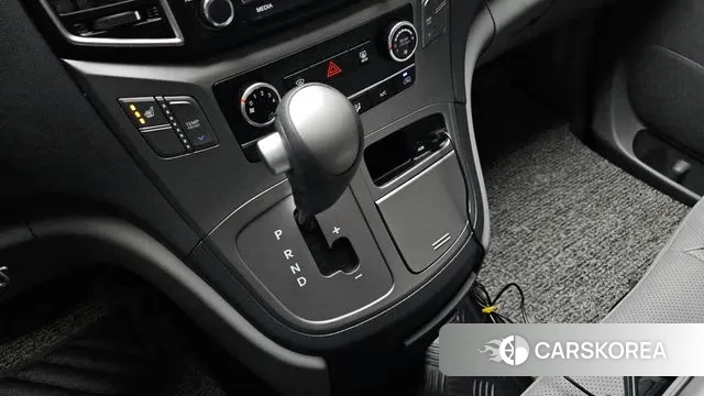 Hyundai The New Grand Starex 2020 Серебристо-серый из Кореи, фото 2