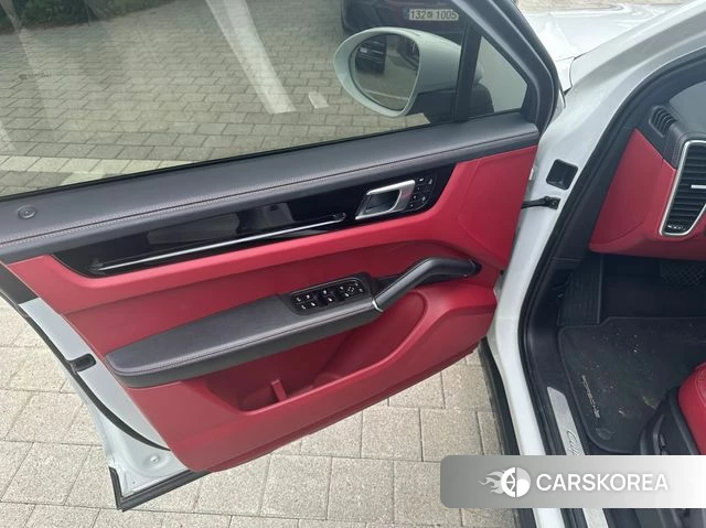 Porsche Cayenne (PO536) 2023 Белый из Кореи, фото 2