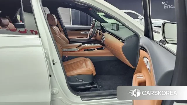 Genesis GV70 2022 Белый из Кореи, фото 2