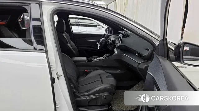 Peugeot 3008 second generation 2018 Белый из Кореи, фото 2