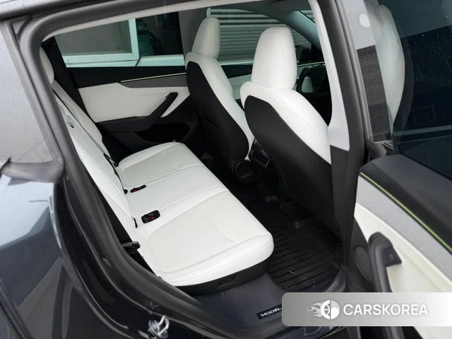 Tesla Model Y 2025 Серый из Кореи, фото 2