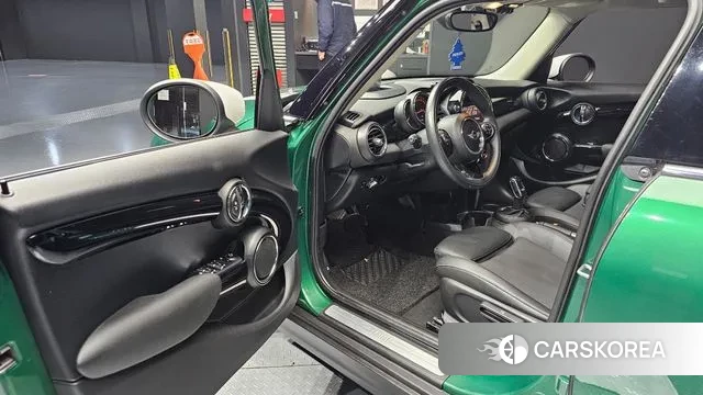 Mini Cooper 2020 Зеленый из Кореи, фото 2