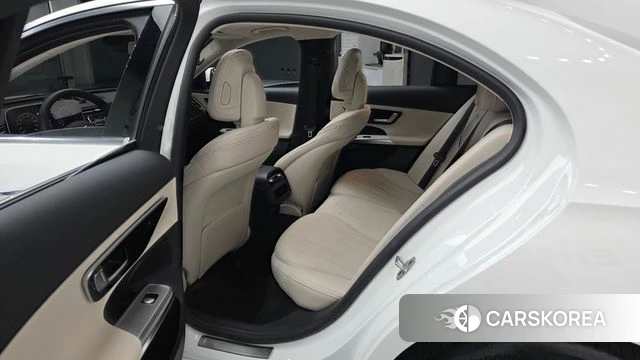 Mercedes-Benz E-Class W214 2025 Белый из Кореи, фото 2