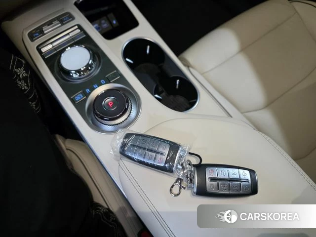 Genesis GV70 2022 Белый из Кореи, фото 2