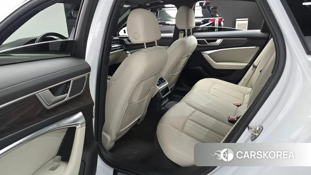 Audi A6 (C8) 2023 Белый из Кореи, фото 2