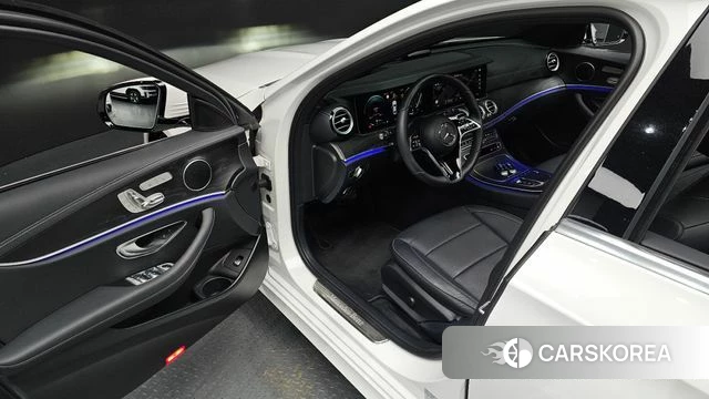 Mercedes-Benz E-Class W213 2022 Белый из Кореи, фото 2