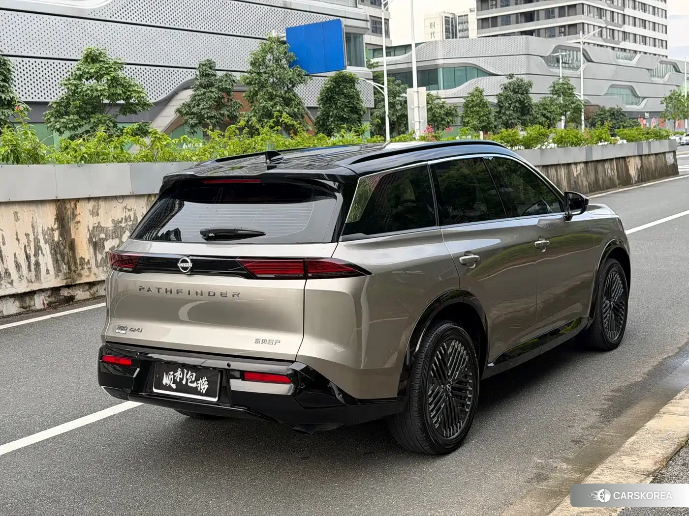 Nissan Pathfinder 2024 Champagne/brown из Китая, фото 2