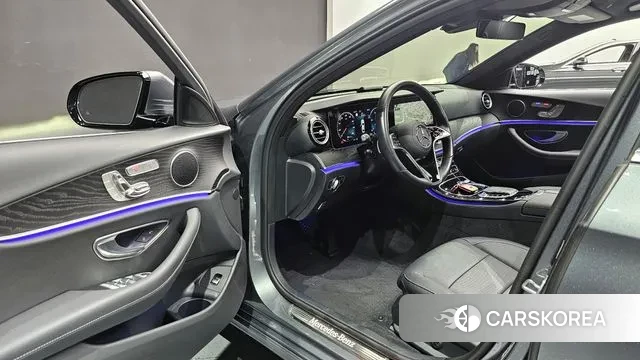 Mercedes-Benz E-Class W213 2021 Серый из Кореи, фото 2