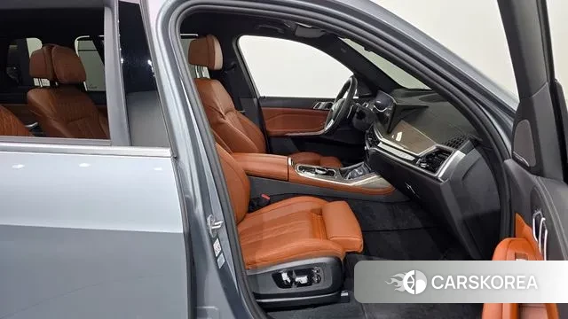 BMW X7 (G07) 2022 Серый из Кореи, фото 2