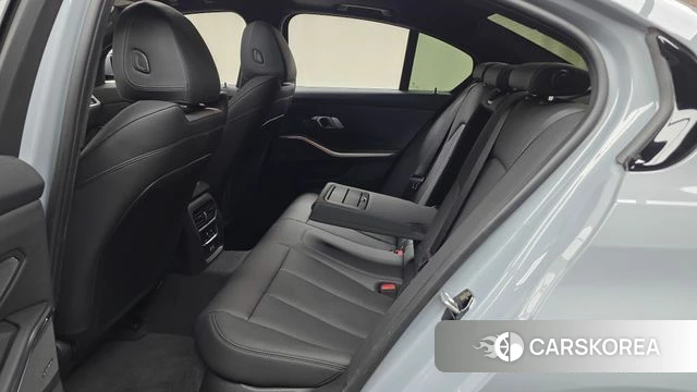 BMW 3 Series (G20) 2025 Серебристо-серый из Кореи, фото 2