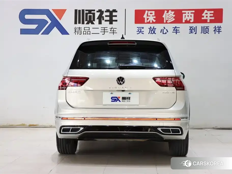 Volkswagen Tiguan L 2022 Silver/gray из Китая, фото 2