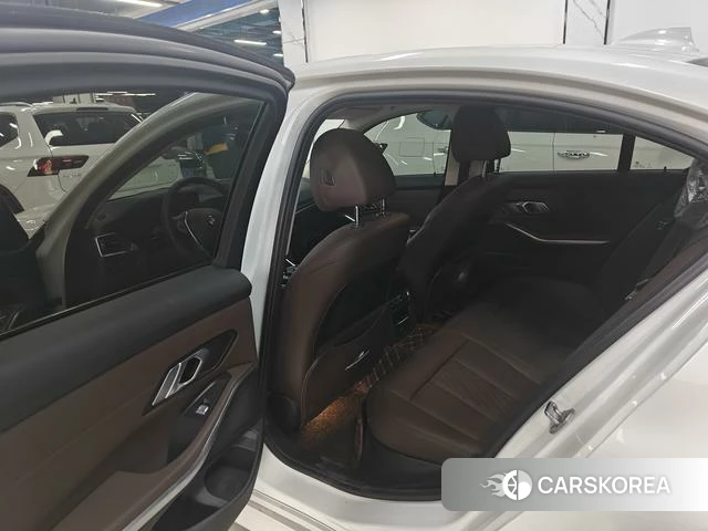 BMW 3 series 2022 Белый из Китая, фото 2