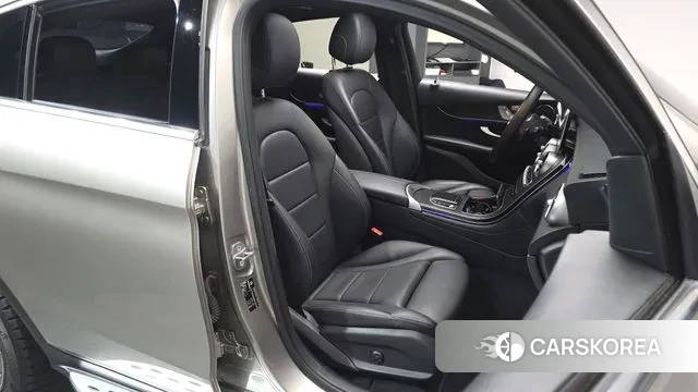 Mercedes-Benz GLC-Class X253 2021 Песочный из Кореи, фото 2