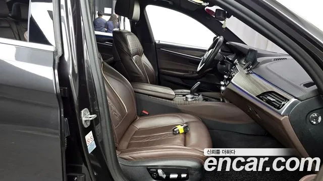 BMW 5 Series (G30) 2020 Серый из Кореи, фото 2