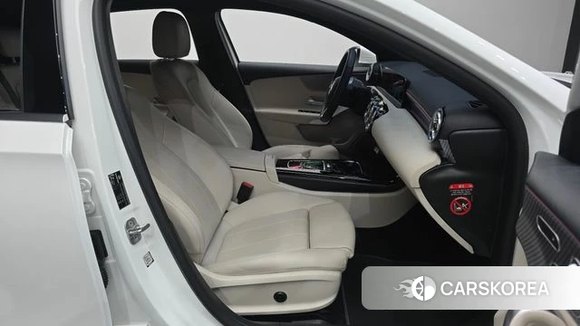 Mercedes-Benz A-Class W177 2024 Белый из Кореи, фото 2