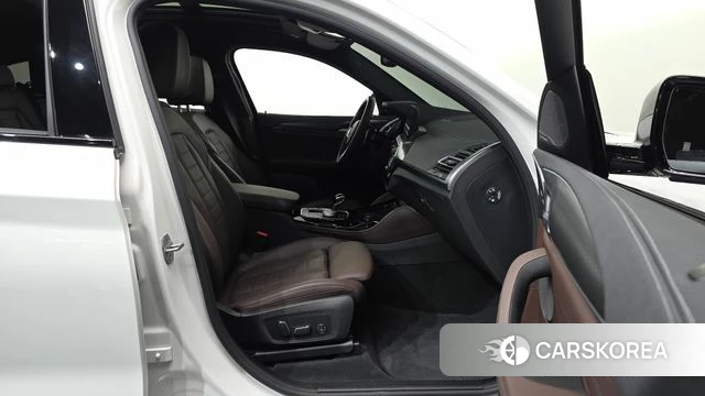 BMW X4 (G02) 2025 Белый из Кореи, фото 2