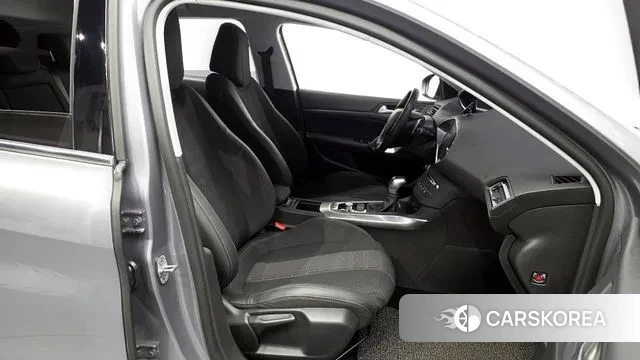 Peugeot 308 second generation 2018 Серебряный из Кореи, фото 2