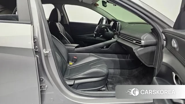 Hyundai Avante (CN7) 2021 Серебристо-серый из Кореи, фото 2