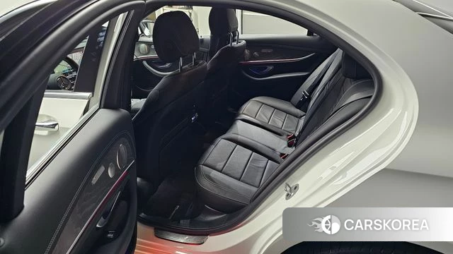 Mercedes-Benz E-Class W213 2022 Белый из Кореи, фото 2