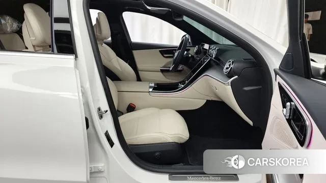 Mercedes-Benz C-Class W206 2025 Белый из Кореи, фото 2