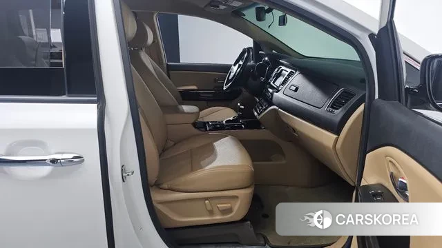 Kia The New Carnival 2018 Белый из Кореи, фото 2