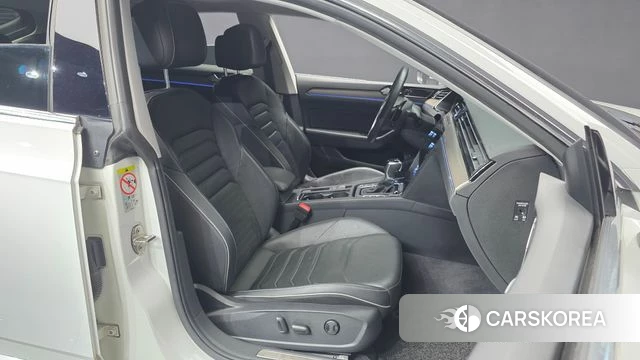 Volkswagen Arteon 2019 Белый из Кореи, фото 2