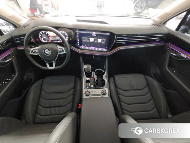Volkswagen Touareg 2019 Черный из Китая, фото 2