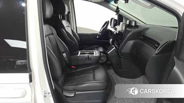 Hyundai Staria 2024 Белый из Кореи, фото 2