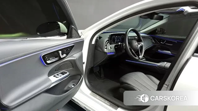 Mercedes-Benz E-Class W214 2024 Белый из Кореи, фото 2