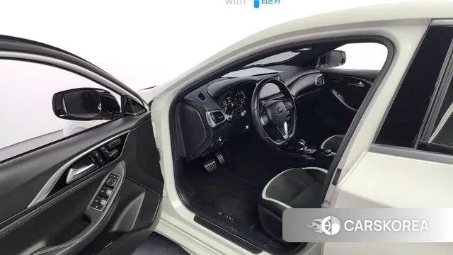 Infiniti Q30 2019 Белый из Кореи, фото 2